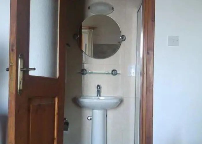 Two Flowers Hotel 2*