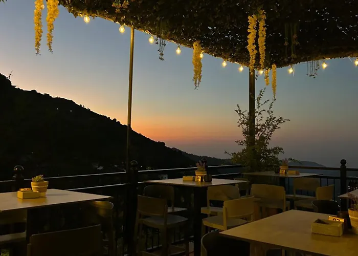 Two Flowers Отель Педулас