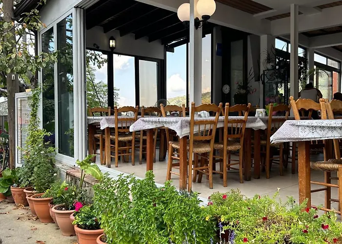 Hotel Two Flowers Pedhoulas