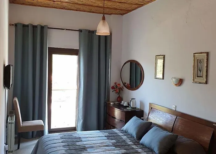 Hotel Two Flowers Pedhoulas